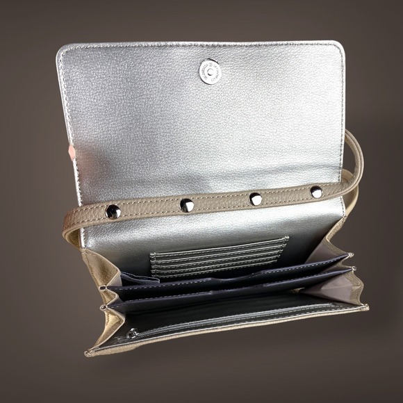 Nine West Crossbody Wallet Clutch Taupe Faux Pebble Leather Organizer Bag - Picture 3 of 7